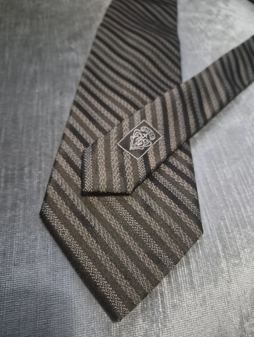 Authentic GUCCI Silk Tie Brown Charcoal Diagonal Stripe Embroidered Crest 3.75